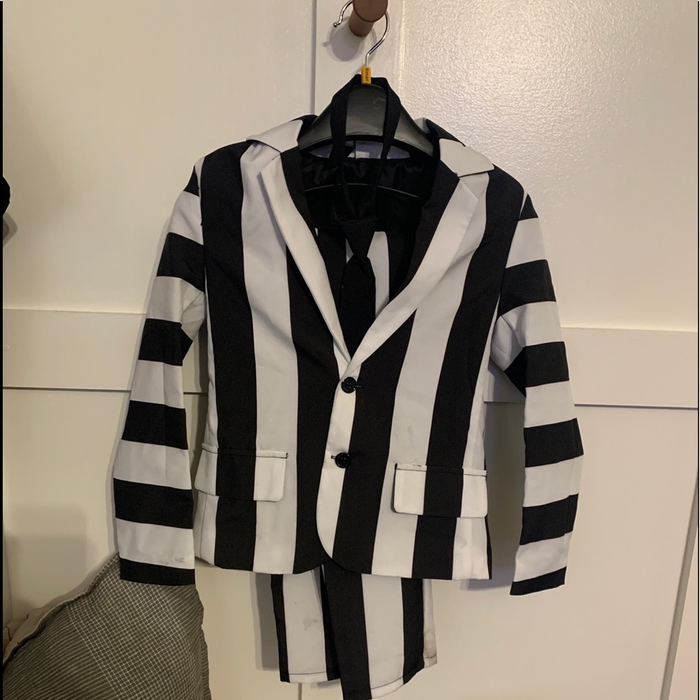 Kids beetle juice costume